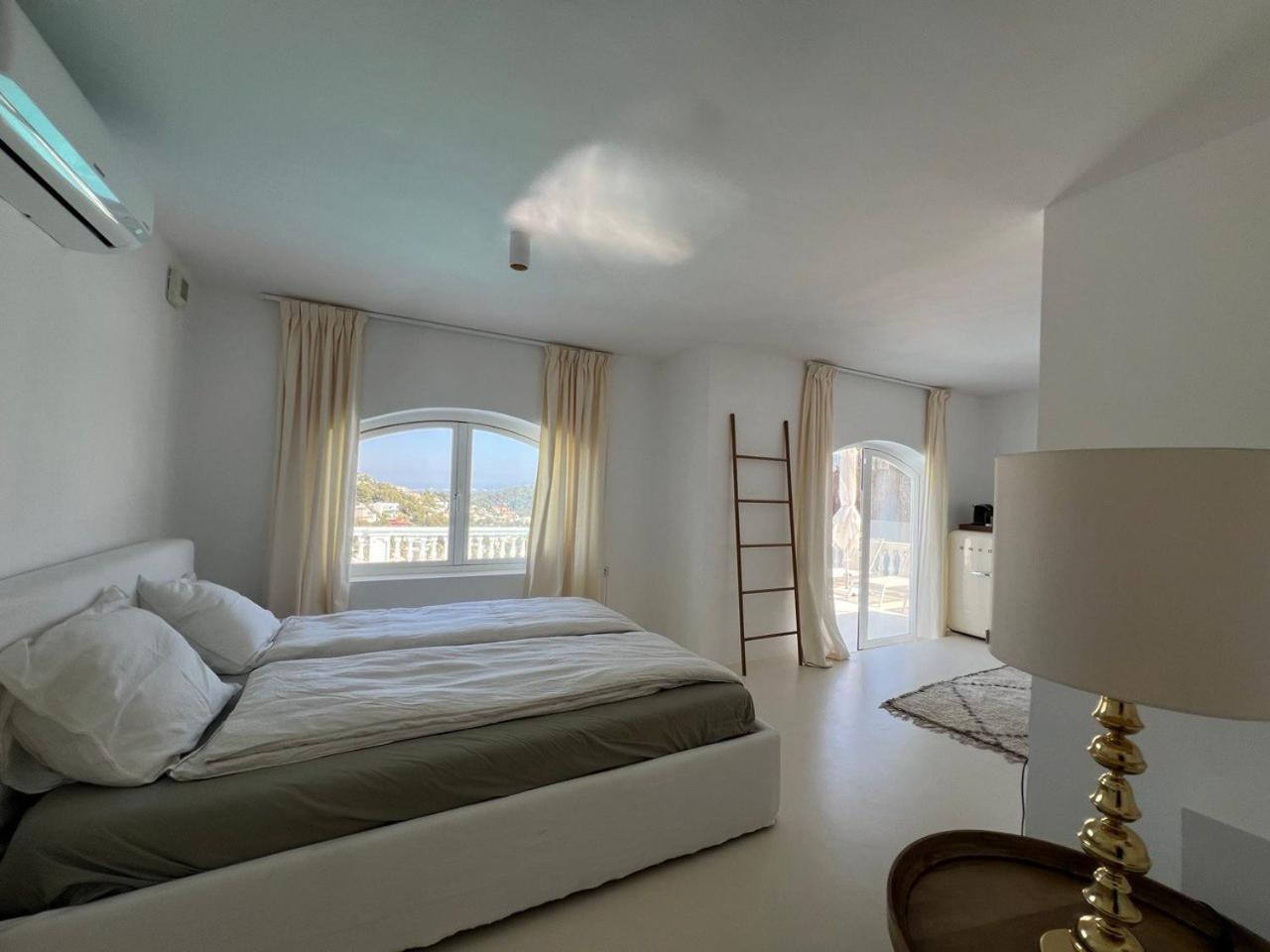Deluxe Villa With Seaview In Portals Costa D'En Blanes Ngoại thất bức ảnh
